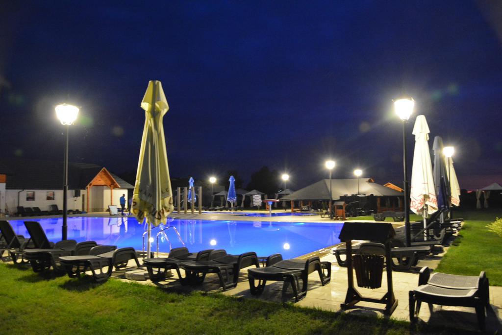 Pension La Taticu Sacalaseni Екстер'єр фото